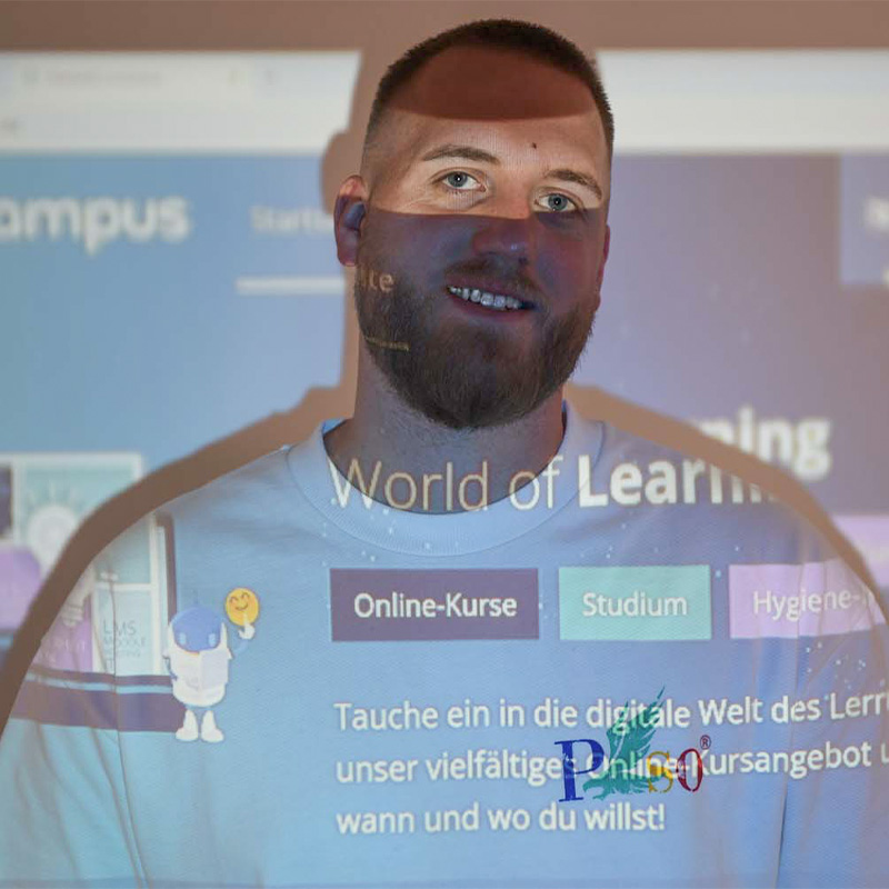 E-Learning Lerninhalte der Plattform lernen.oncampus.de wird auf eine Person projiziert